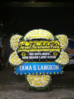 Papan Bunga Duka di Mertak